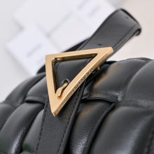 Load image into Gallery viewer, Bottega V Padded Cassette - Müllner´s