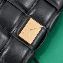 Load image into Gallery viewer, Bottega V Padded Cassette - Müllner´s