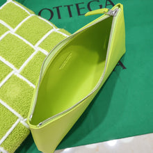 Load image into Gallery viewer, Bottega V Padded Cassette Wimbledon Edition - Müllner´s