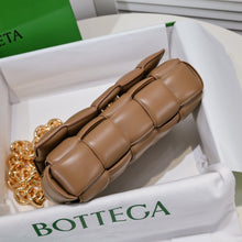 Load image into Gallery viewer, Bottega V Chain Cassette Gold Chain - Müllner´s