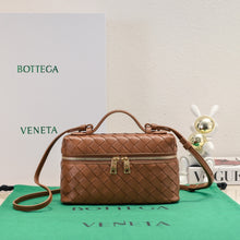 Load image into Gallery viewer, Bottega V Bang Bang Vanity Case