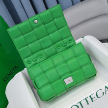 Load image into Gallery viewer, Bottega V Chain Cassette Silver Chain - Müllner´s