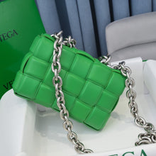 Load image into Gallery viewer, Bottega V Chain Cassette Silver Chain - Müllner´s