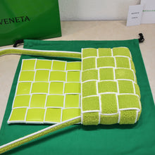 Load image into Gallery viewer, Bottega V Padded Cassette Wimbledon Edition - Müllner´s