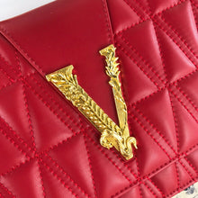 Load image into Gallery viewer, Virtus Quilted Shoulder Bag