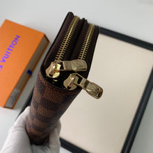 Load image into Gallery viewer, LV Capucines Continental - Müllner´s