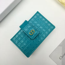 Load image into Gallery viewer, CD Montaigne Flip