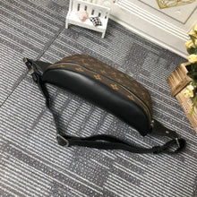 Load image into Gallery viewer, LV Discovery Bumbag Medium Classic Monogram
