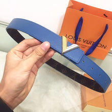 Load image into Gallery viewer, V Buckle Monogram Reversible Multi-color - Müllner´s