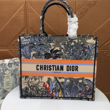 Load image into Gallery viewer, D Book Tote Spirit Asia - Müllner´s