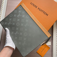 Load image into Gallery viewer, LV Monogram Special Edition Pouche - Müllner´s