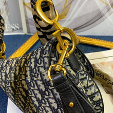 Load image into Gallery viewer, CD Oblique Jacquard Saddle Bag - Müllner´s