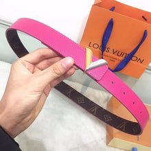 Load image into Gallery viewer, V Buckle Monogram Reversible Multi-color - Müllner´s