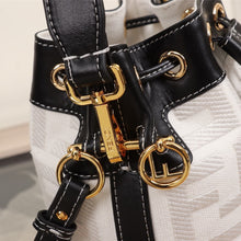 Load image into Gallery viewer, FF Canvas Mon Tresor Classics