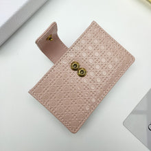 Load image into Gallery viewer, CD Montaigne Flip