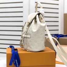 Load image into Gallery viewer, Montsouris LV Embossed Monogram - Müllner´s