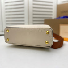 Load image into Gallery viewer, LV Capucines BB