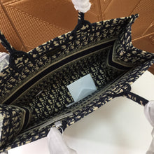 Load image into Gallery viewer, D Book Tote Classic - Müllner´s