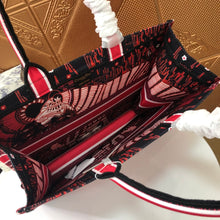 Load image into Gallery viewer, D Book Tote Spirit Animals - Müllner´s