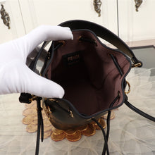 Load image into Gallery viewer, Mon Tresor F Roma