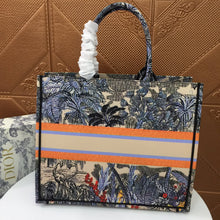 Load image into Gallery viewer, D Book Tote Spirit Asia - Müllner´s