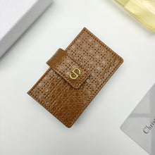 Load image into Gallery viewer, CD Montaigne Flip