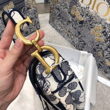 Load image into Gallery viewer, Around the World CD Saddle Bag - Müllner´s