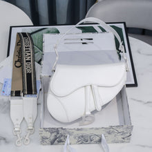 Load image into Gallery viewer, CD Ultramatte Saddle Bag - Müllner´s