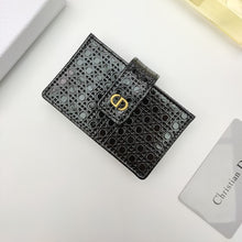 Load image into Gallery viewer, CD Montaigne Flip