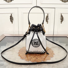 Load image into Gallery viewer, Mon Tresor F Canvas