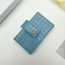 Load image into Gallery viewer, CD Montaigne Flip