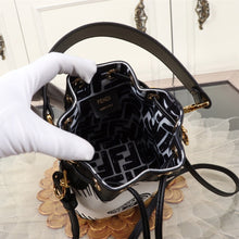 Load image into Gallery viewer, Mon Tresor F Canvas