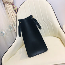 Load image into Gallery viewer, LV Classic Onthego