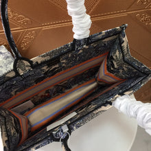 Load image into Gallery viewer, D Book Tote Spirit Asia - Müllner´s