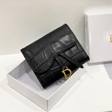 Load image into Gallery viewer, D Saddle Lotus Wallet Black Crocodile - Müllner´s