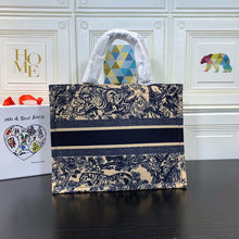 Load image into Gallery viewer, Medium D Book Tote Jouy motif - Müllner´s