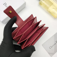 Load image into Gallery viewer, CD Montaigne Flip