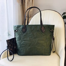 Load image into Gallery viewer, LV Quilted Monogram Neverfull