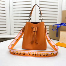 Load image into Gallery viewer, LV Petite Néonoé Shine BB