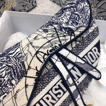 Load image into Gallery viewer, Around the World CD Saddle Bag - Müllner´s