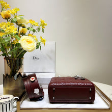 Load image into Gallery viewer, Lady D Small Bag