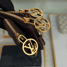 Load image into Gallery viewer, LV Trio Pouch - Müllner´s