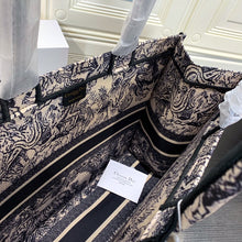 Load image into Gallery viewer, D Book Tote Jouy motif - Müllner´s