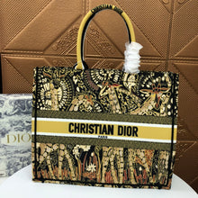 Load image into Gallery viewer, D Book Tote Spirit Animals - Müllner´s