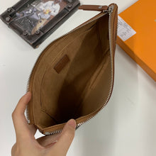 Load image into Gallery viewer, LV Monogram Daily Pouche - Müllner´s