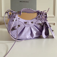 Load image into Gallery viewer, BB Le Cagole Small Crocodile Embossed Shoulder Bag