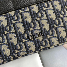 Load image into Gallery viewer, CD Safari Messenger Bag Men