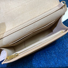 Load image into Gallery viewer, CD 30 Montaigne 2 in 1 Pouch