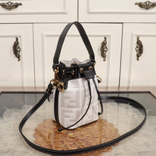 Load image into Gallery viewer, FF Canvas Mon Tresor Classics