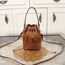 Load image into Gallery viewer, Mon Tresor F Roma